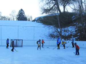 Hockey à la Patinoire de Court 2013