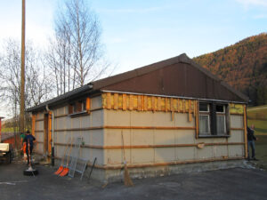 Démolition vieux vestiaires patinoire de Court